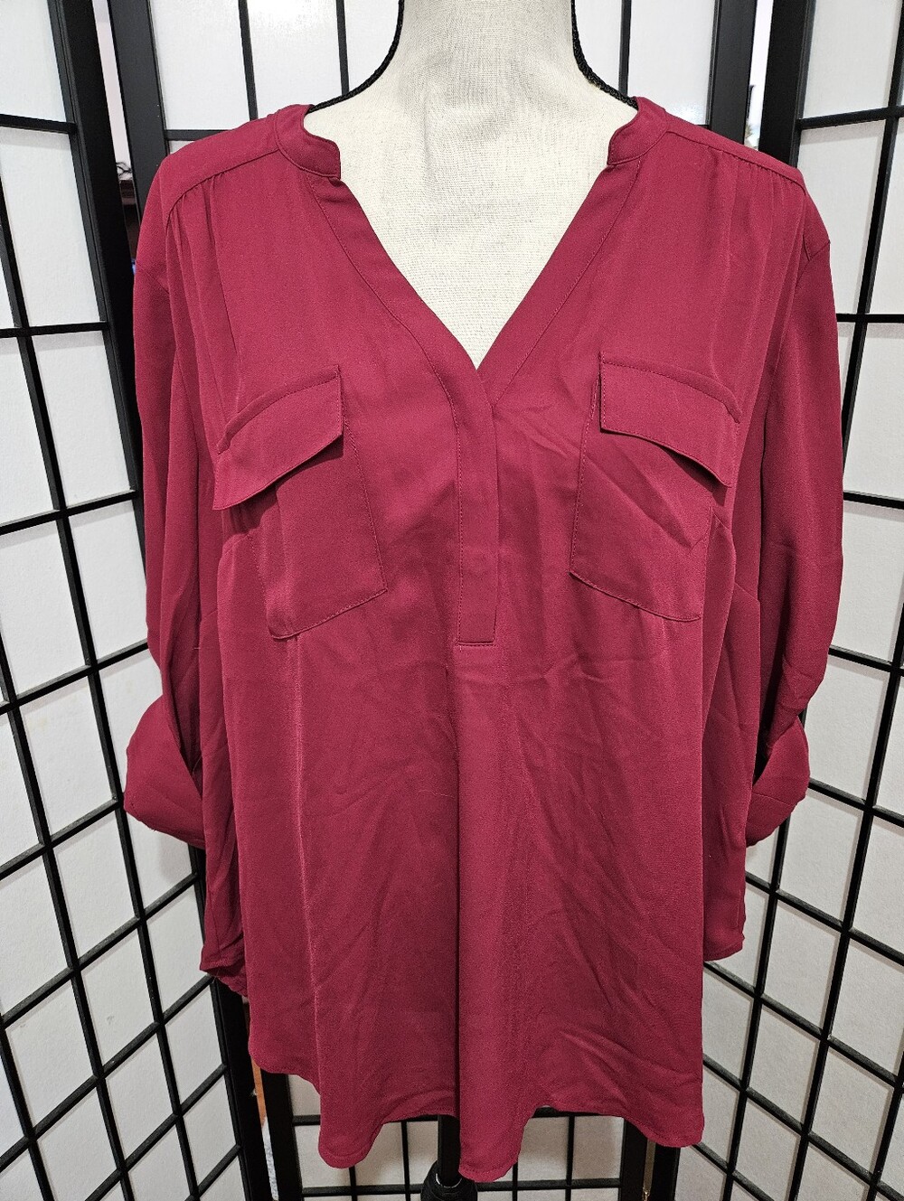 Torrid Size 1 (1X) Wine Colored Harper Georgette 3/4 Roll Tab Sleeves Blouse